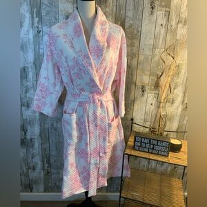 Eileen West Pink and White Floral Nightgown. Size S/M